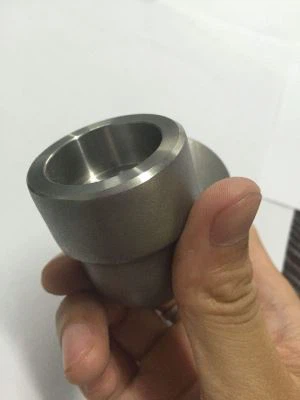 סגסוגת  825  אינקולוי  825  שקע מזויף הברגה טי מרפק צימוד צלב